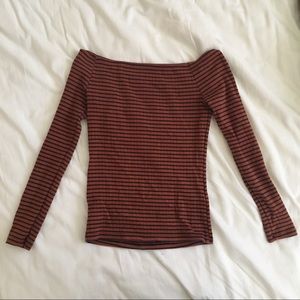 🔴SOLD ON MERCARI🔴AA Carmen top